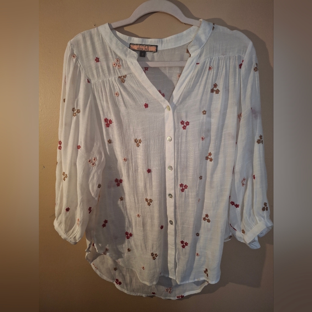 Whimsical White Embroidered Blous Sz Small